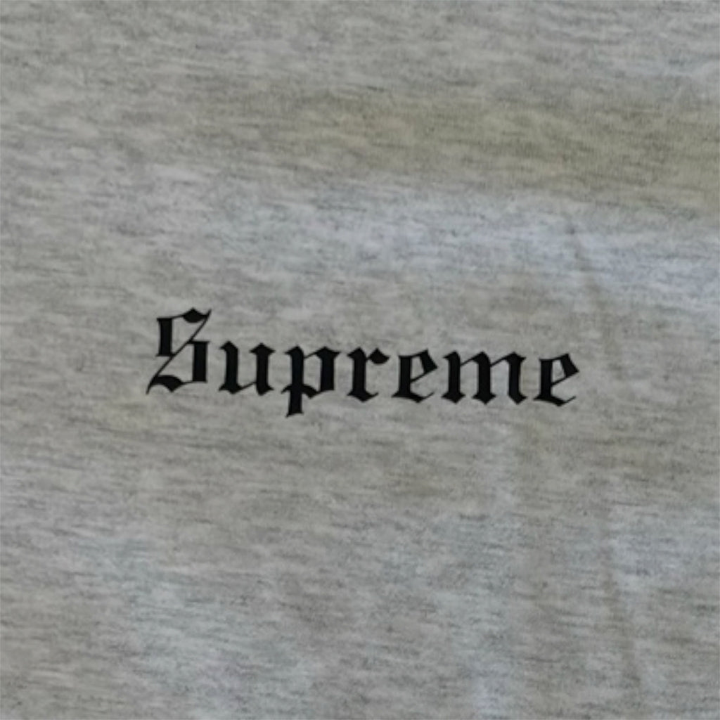 SUPREME - Small Old English Logo Tee - Heather Grey Black