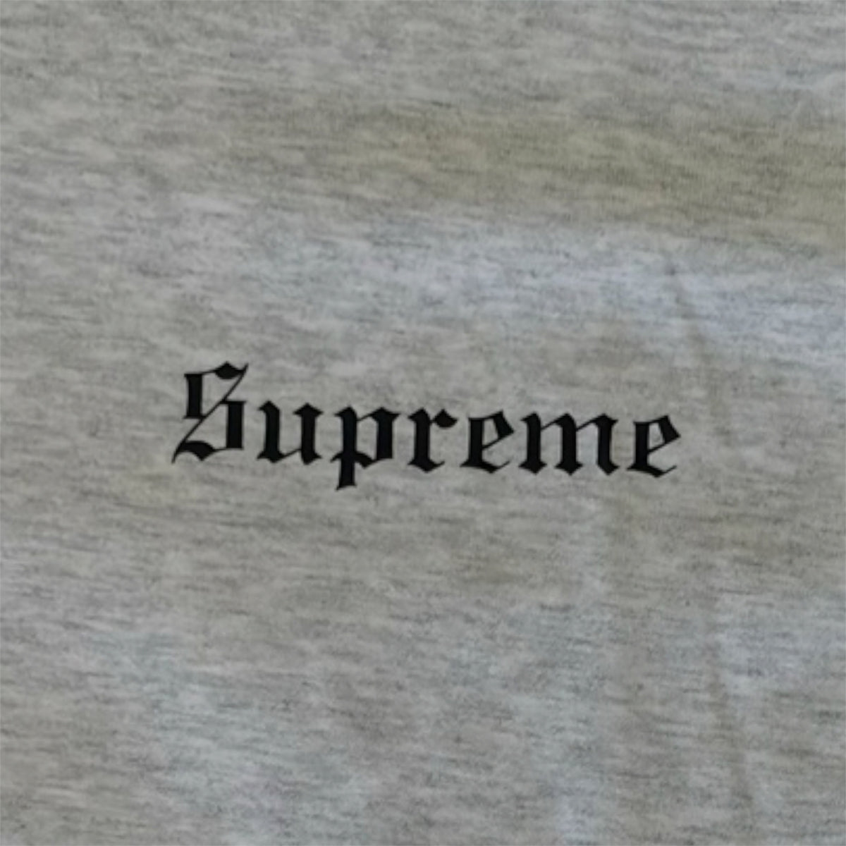 SUPREME - Small Old English Logo Tee - Heather Grey Black