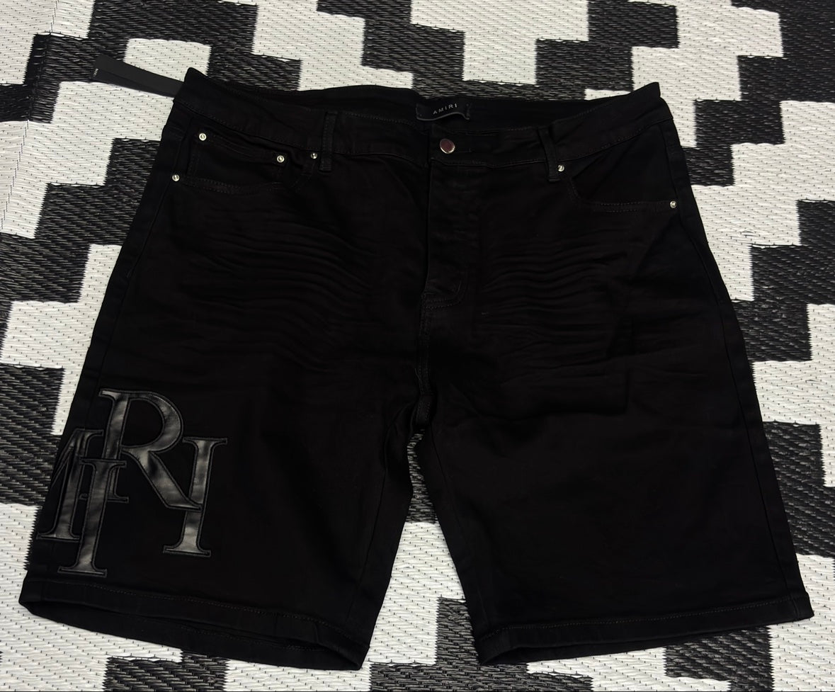 Amiri RI Patch Logo Shorts - Black (38)